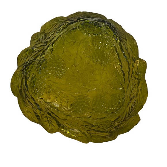 Vintage green pressed berry impression glass trinket candy bowl - Picture 2 of 3
